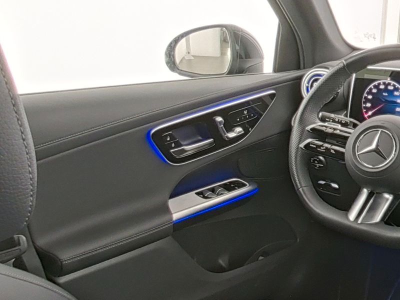 Fahrzeugabbildung Mercedes-Benz GLC 400 e 4M AMG AHK+Pano+FahrassPak+360°+Memory