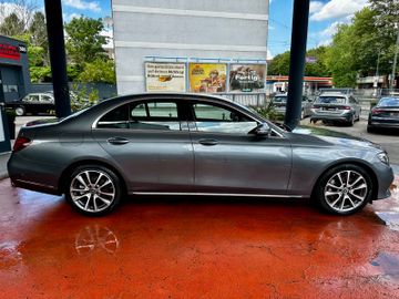 Mercedes E 200 - 2