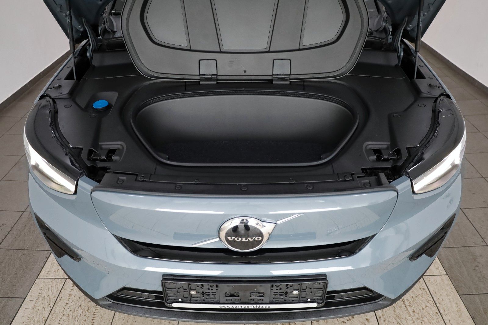 Fahrzeugabbildung Volvo XC40 Plus Recharge Navi,SH,StandHZ,Kamera,ACC
