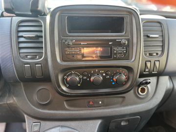 Opel Vivaro - 12