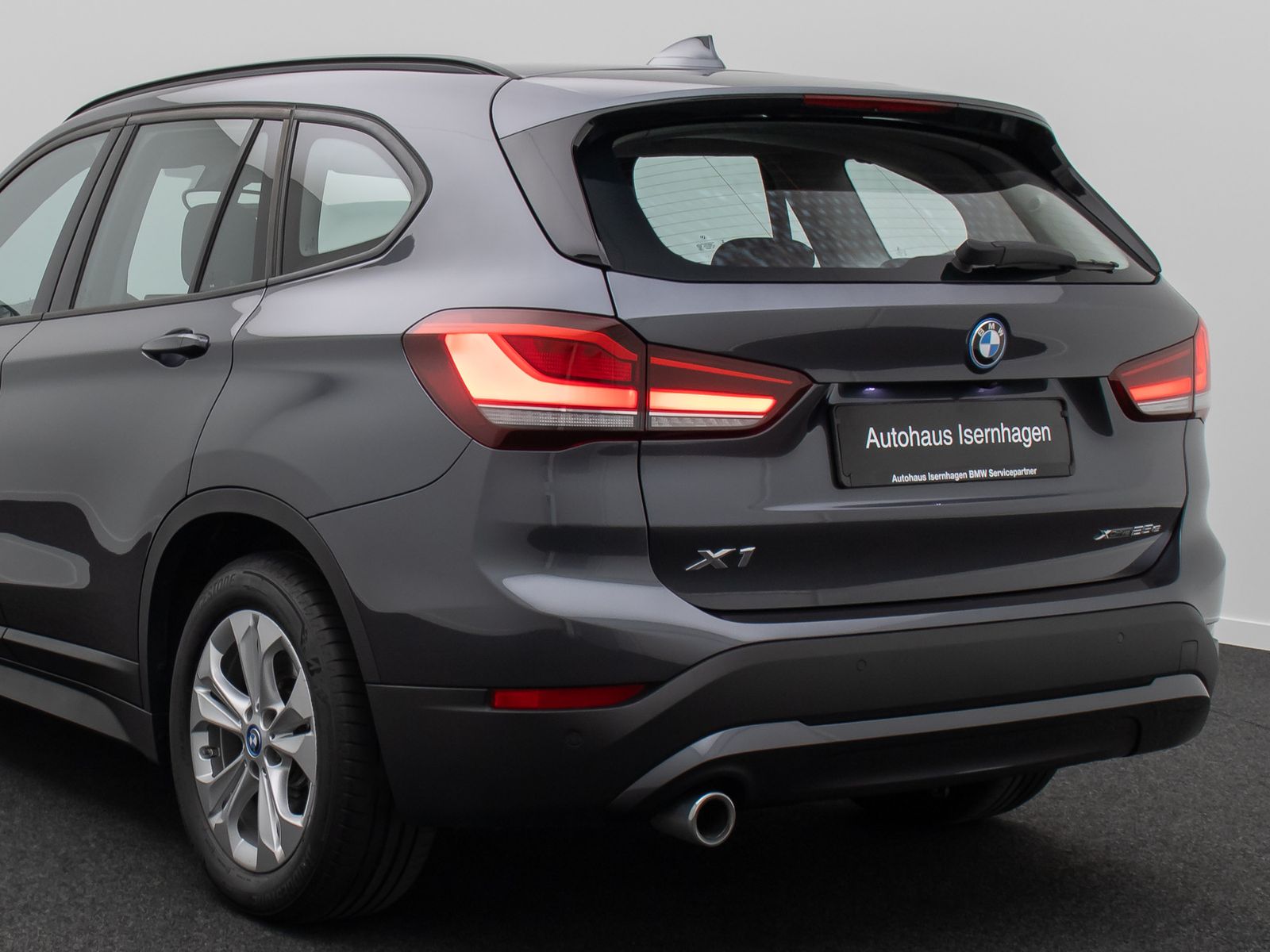 Fahrzeugabbildung BMW X1 xD25e Navi+HiFi Kamera Alarm HUD DAB Panorama
