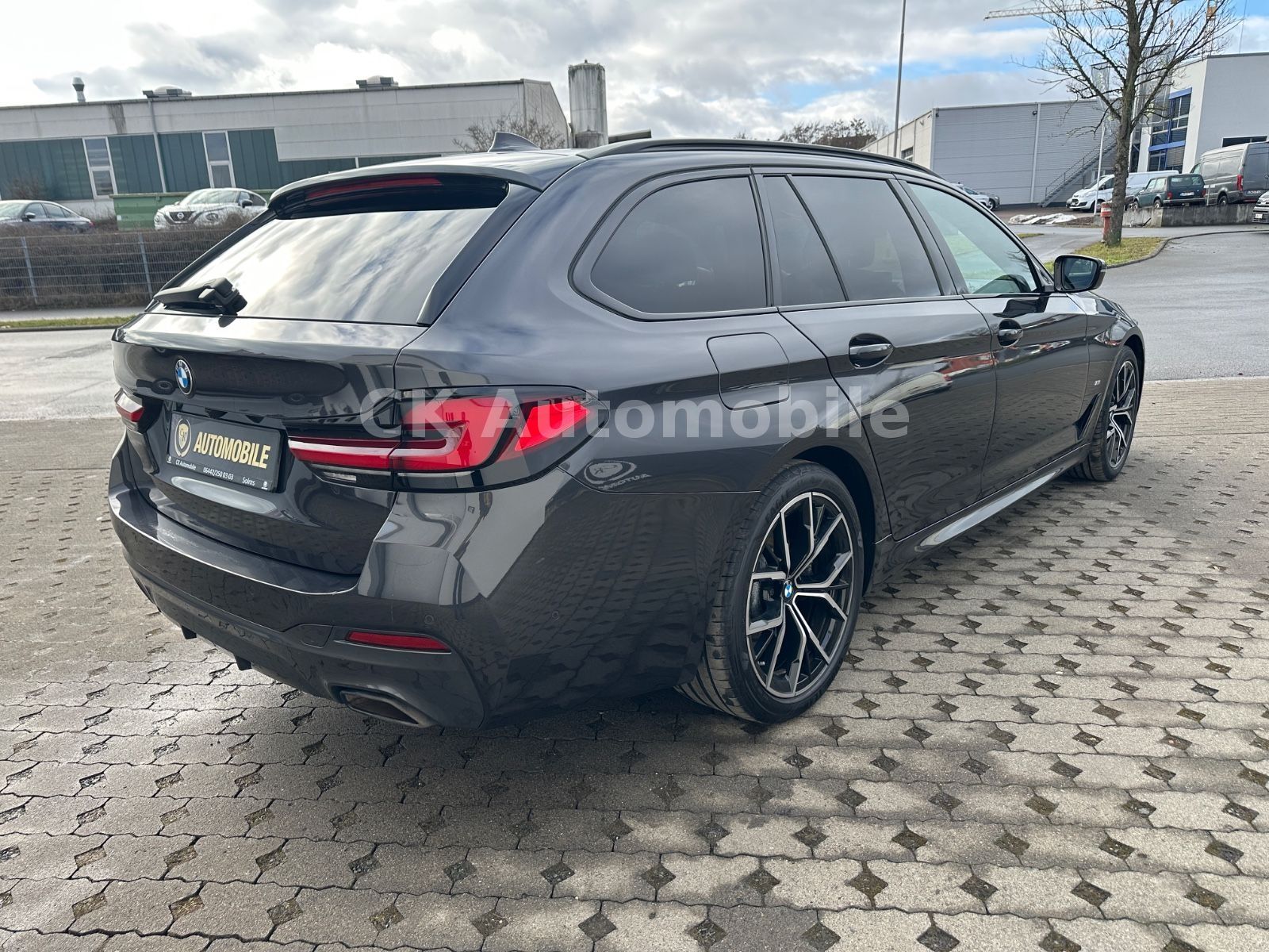 Fahrzeugabbildung BMW 520dxDrive Touring M-Sport/Laser/Head-Up/ACC/AHK