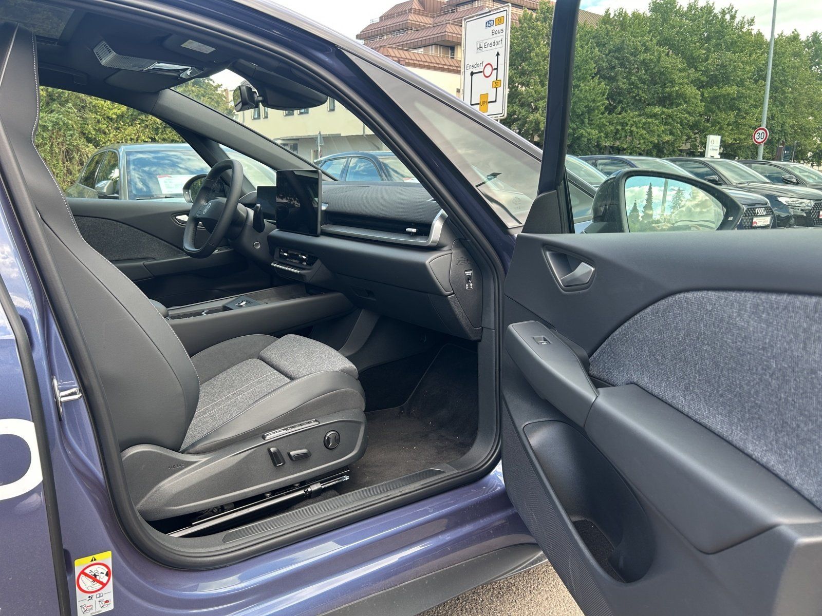 Fahrzeugabbildung Volkswagen ID.3 Neo (58kWh) Style 360,AHK,HUD,Kamera,LED,SD