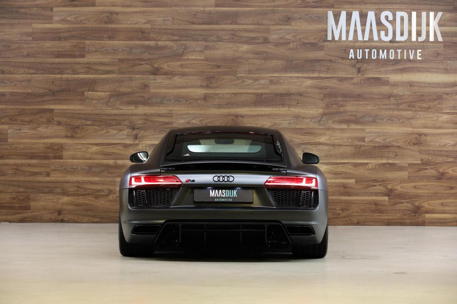 AUDI R8 5.2 V10 FSI QUATTRO