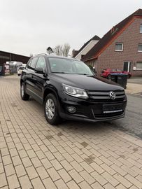 Volkswagen Tiguan - 2