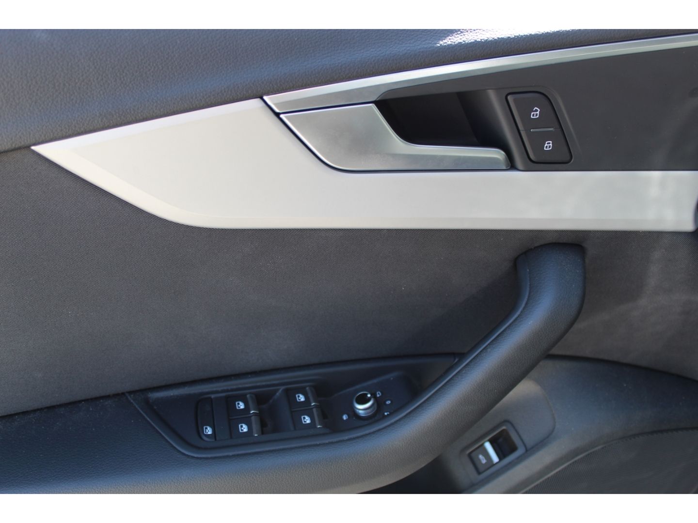 A4 Limousine 35TFSI - APP*Shzg*PDC*GRA*1.Hand!!