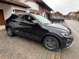 Volkswagen T-Roc 1.5 TSI DSG MOVE NAVI AHK ACC LED SHZ DCP