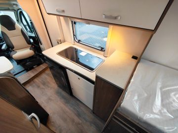 Fahrzeugabbildung Carado V-337 pro  Modell 2024