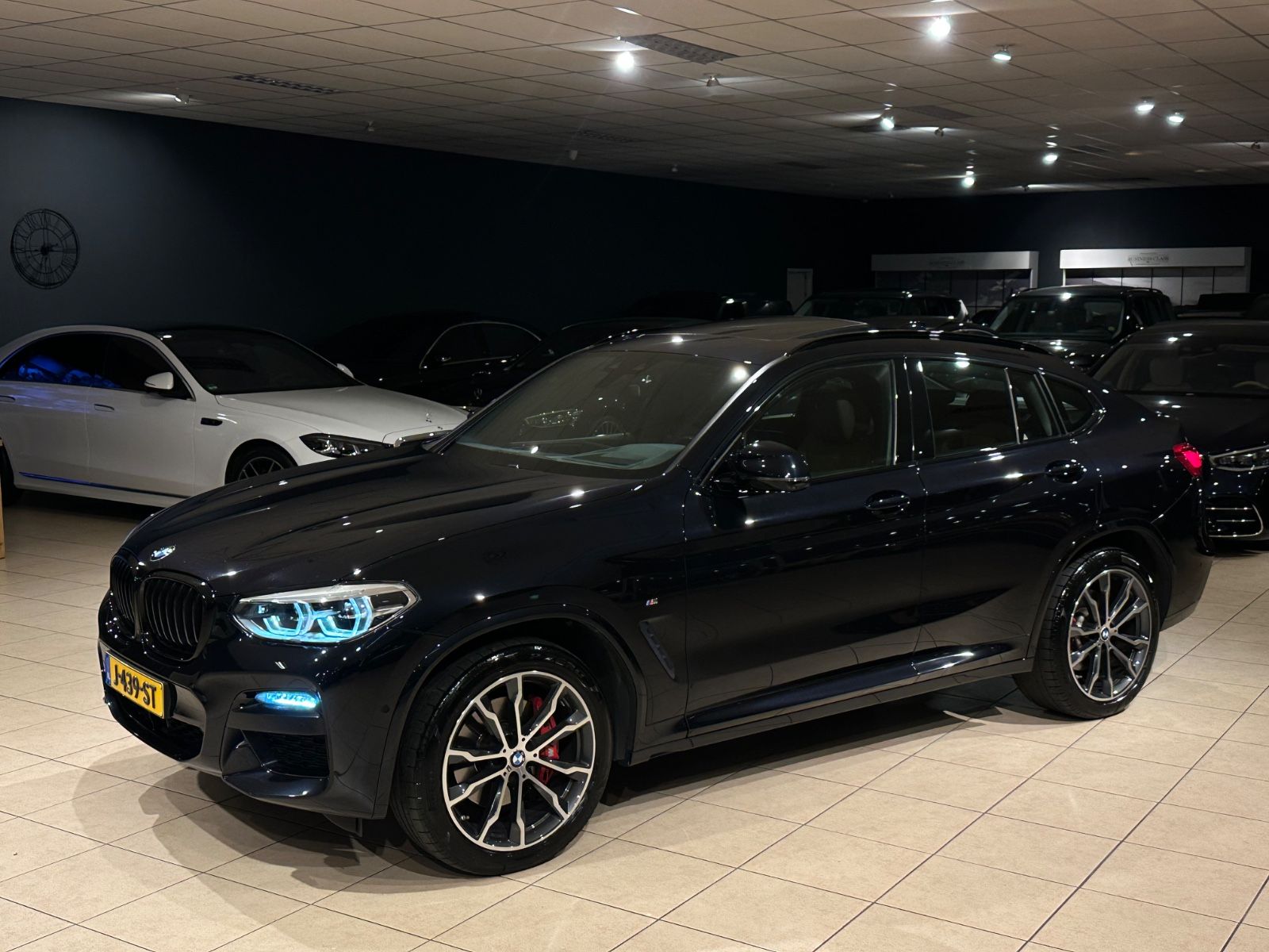 BMW X4 xDrive 30d M-Sport/PANO/AHK/HUD/ACC/1HAND/TOP