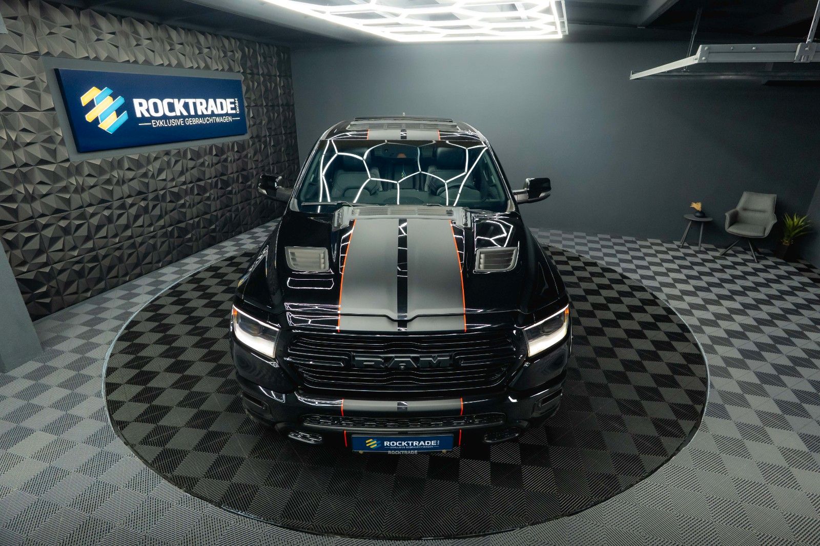 Fahrzeugabbildung Dodge RAM 5.7 V8 HEMI 4x4 NIGHT LARAMIE *Pano*RAMBOX*