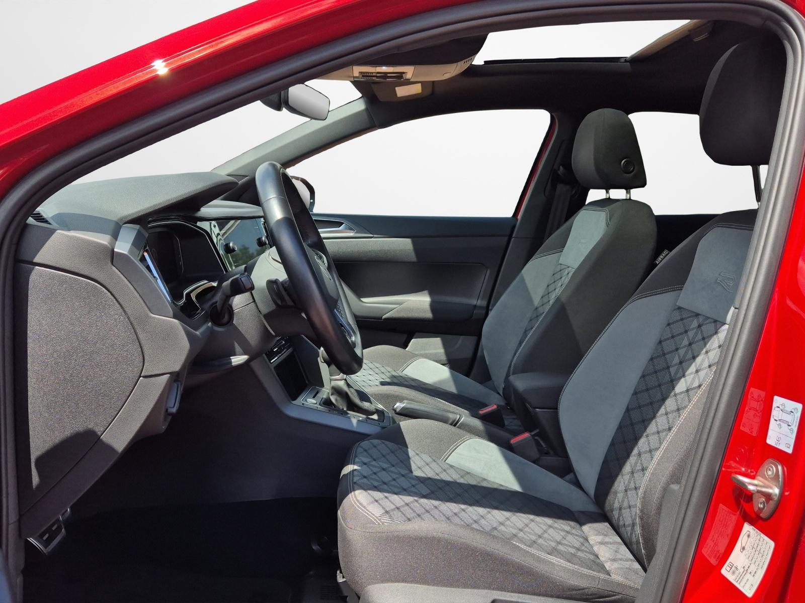 Volkswagen Taigo 1.5 TSI DSG R-Line  Panodach AHK Navi LED 