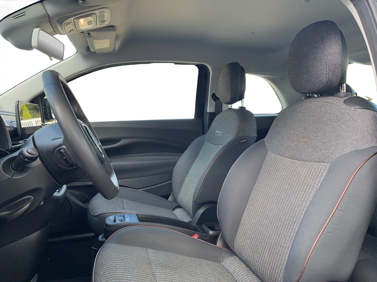 Fiat 500 e Icon 42 kWh Navi+SHZ+RFK+Carplay+LM