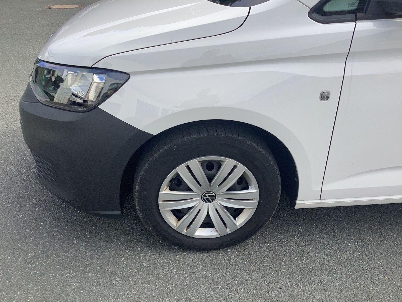 Fahrzeugabbildung Volkswagen Caddy Kombi TSI 5-Sitze DSG NAVI RÜCK MFL