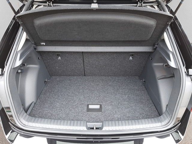 Fahrzeugabbildung Skoda Fabia Tour 1.0TSI DSG AHK Kamera ACC LenkHz