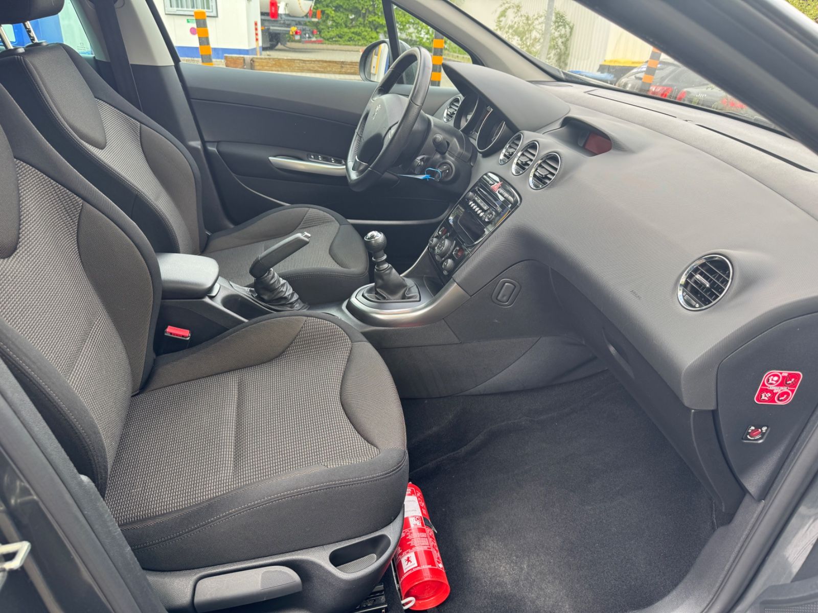 Fahrzeugabbildung Peugeot 308 SW Panorama+Klima+Bluetooth