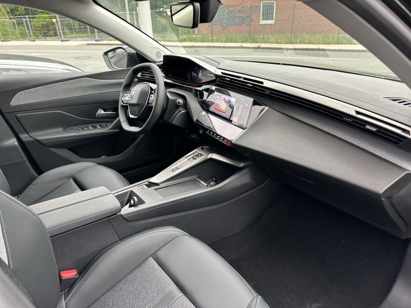 Fahrzeugabbildung Peugeot 308 SW ALLURE BlueHDi 130 EAT8 Navi  ACC CarPlay
