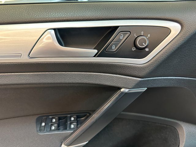 Volkswagen Golf VII Lim. Cup BMT *1.Hand*ACC*AHK*