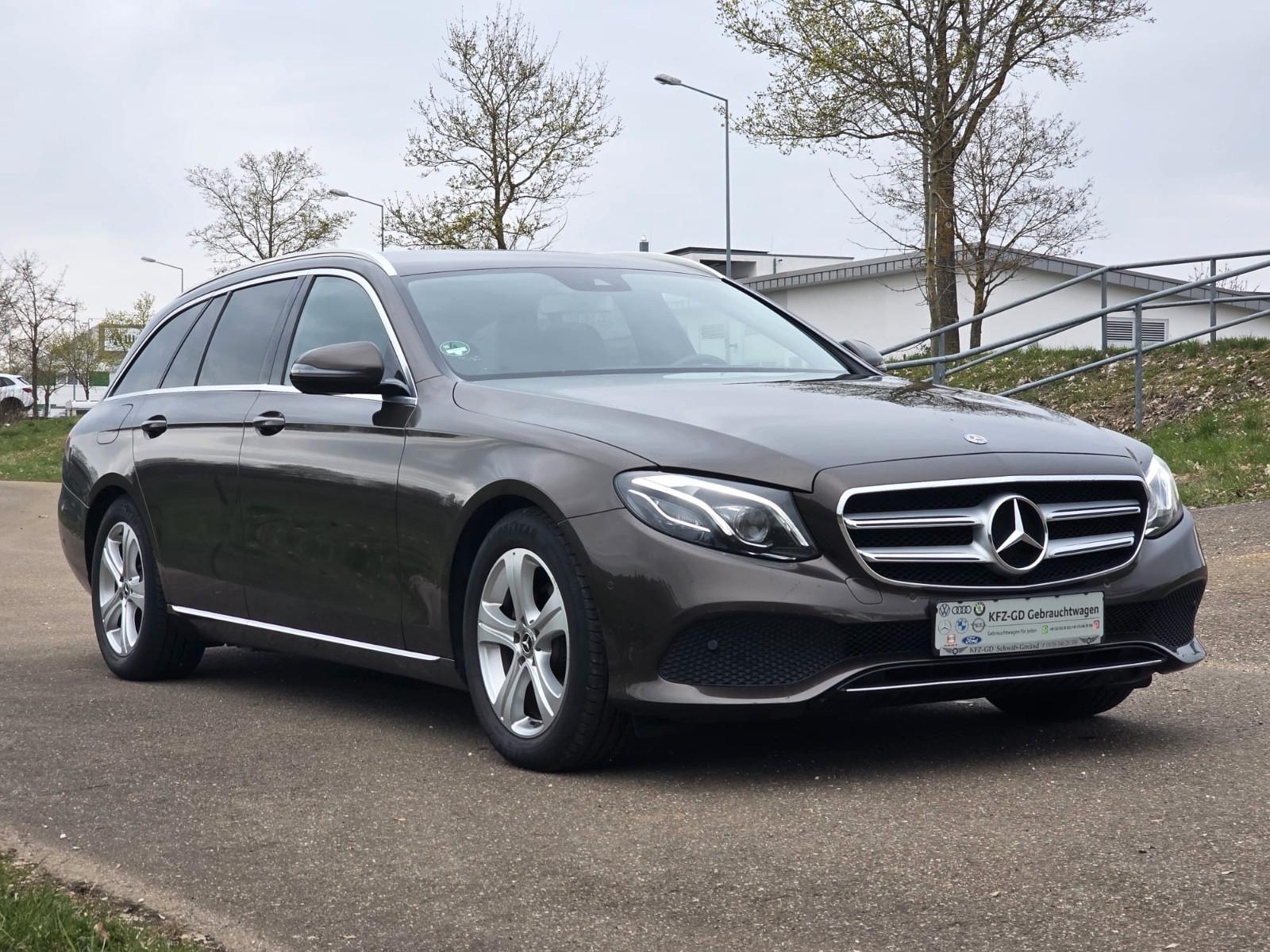 Mercedes-Benz E220 d T-Modell MULTIBEAM LED.AHK.Ambiente.RFK