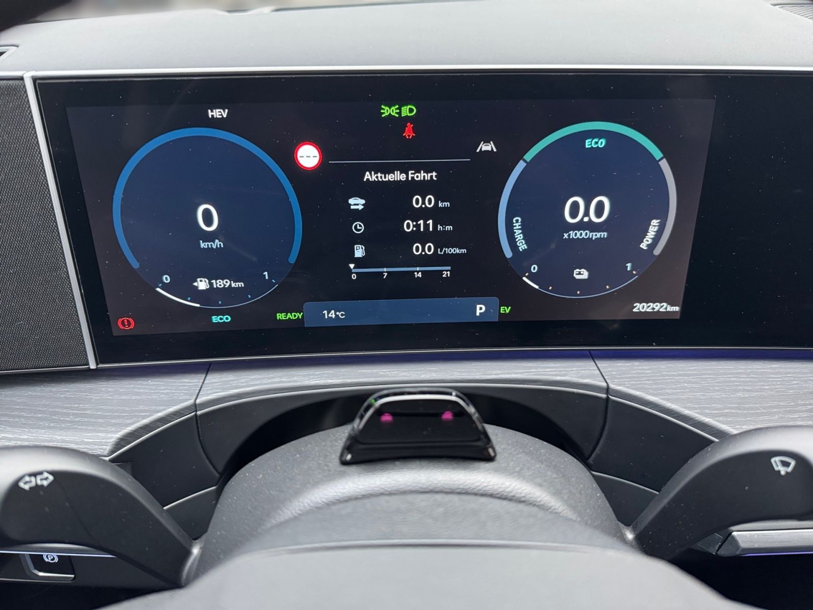 Fahrzeugabbildung Hyundai SANTA FE 1.6T-GDI Signature Plug-In H. 4WD