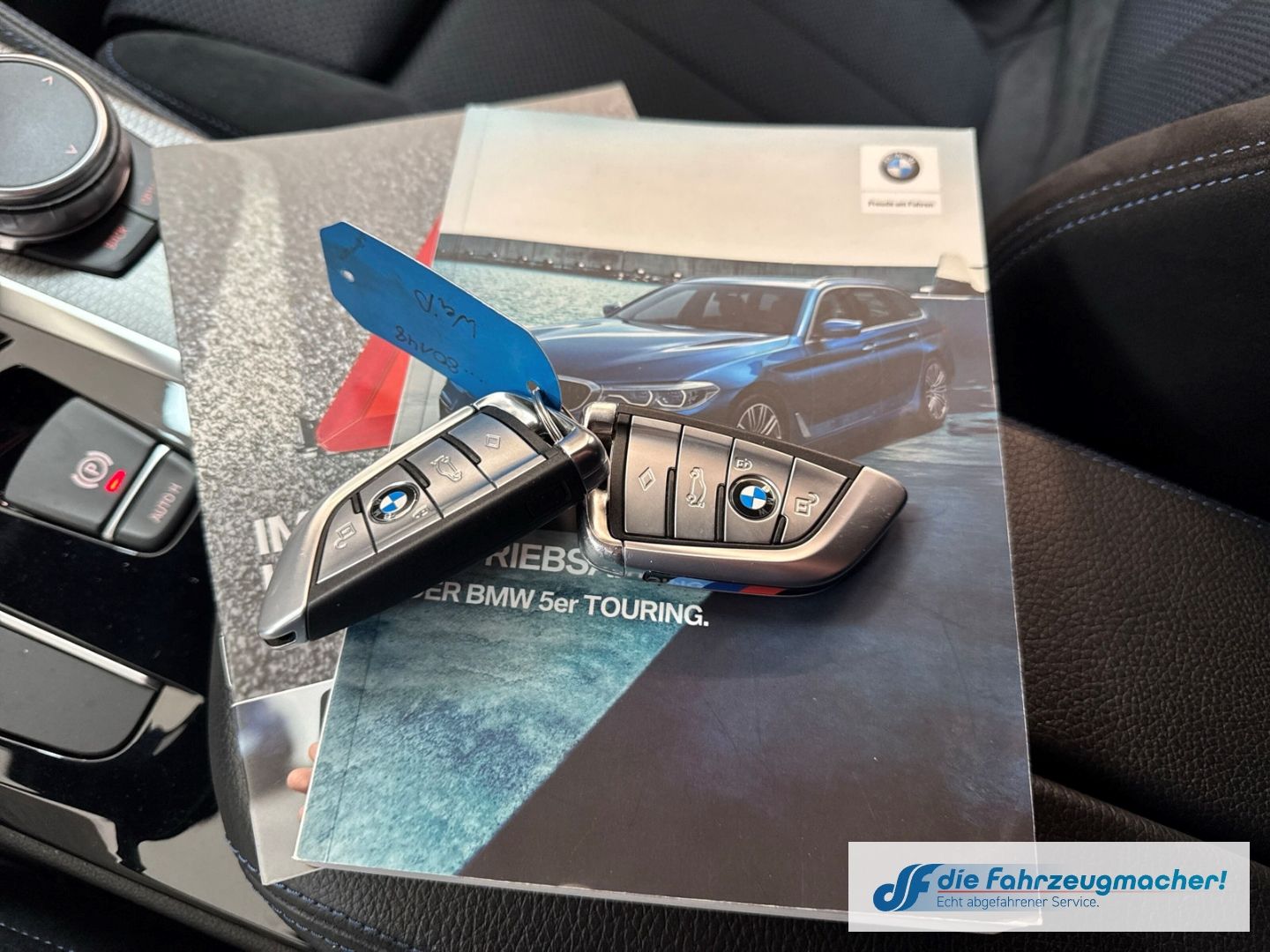 Fahrzeugabbildung BMW 520 d xDrive M Sport Touring Park-Assistent Spor