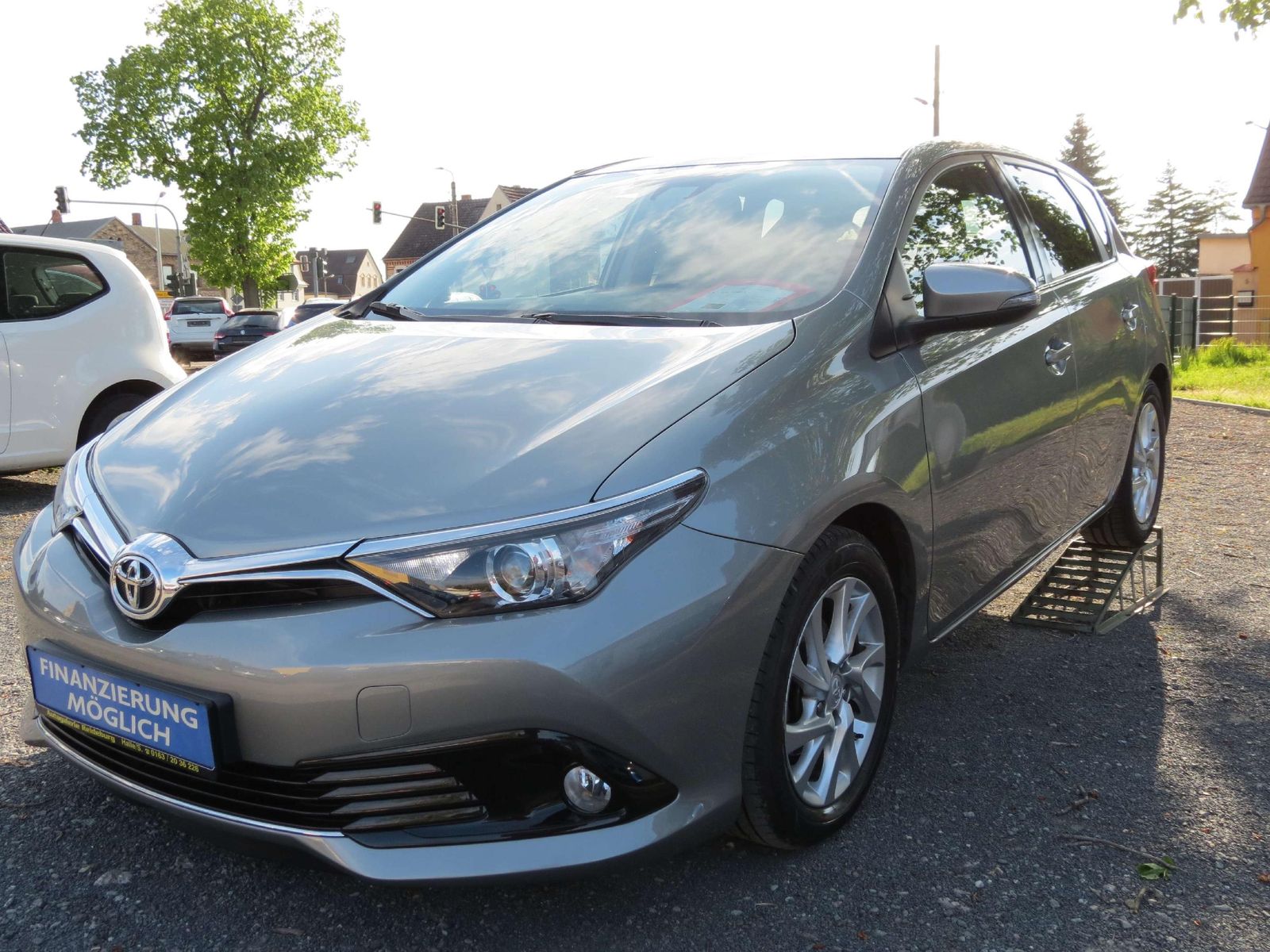 TOYOTA Auris