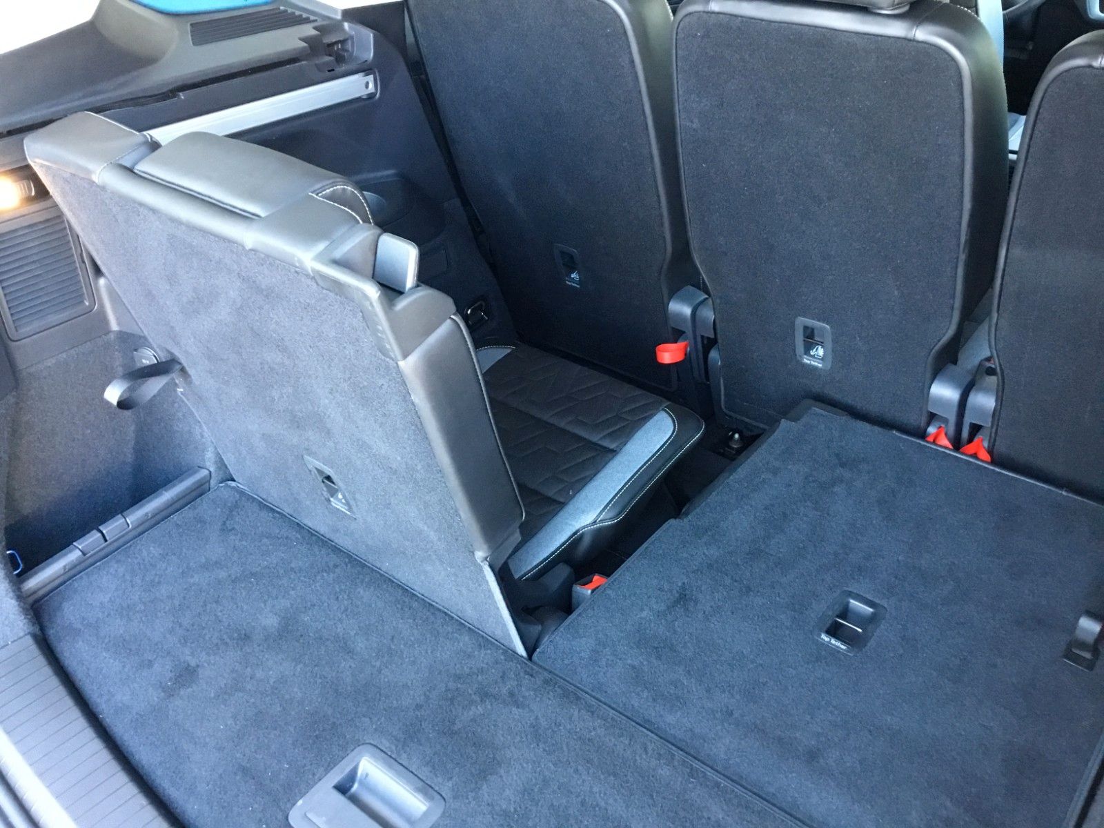 Fahrzeugabbildung Volkswagen Touran 1.5 TSI DSG Goal+LED+AHK+7Sitzer+Kamera
