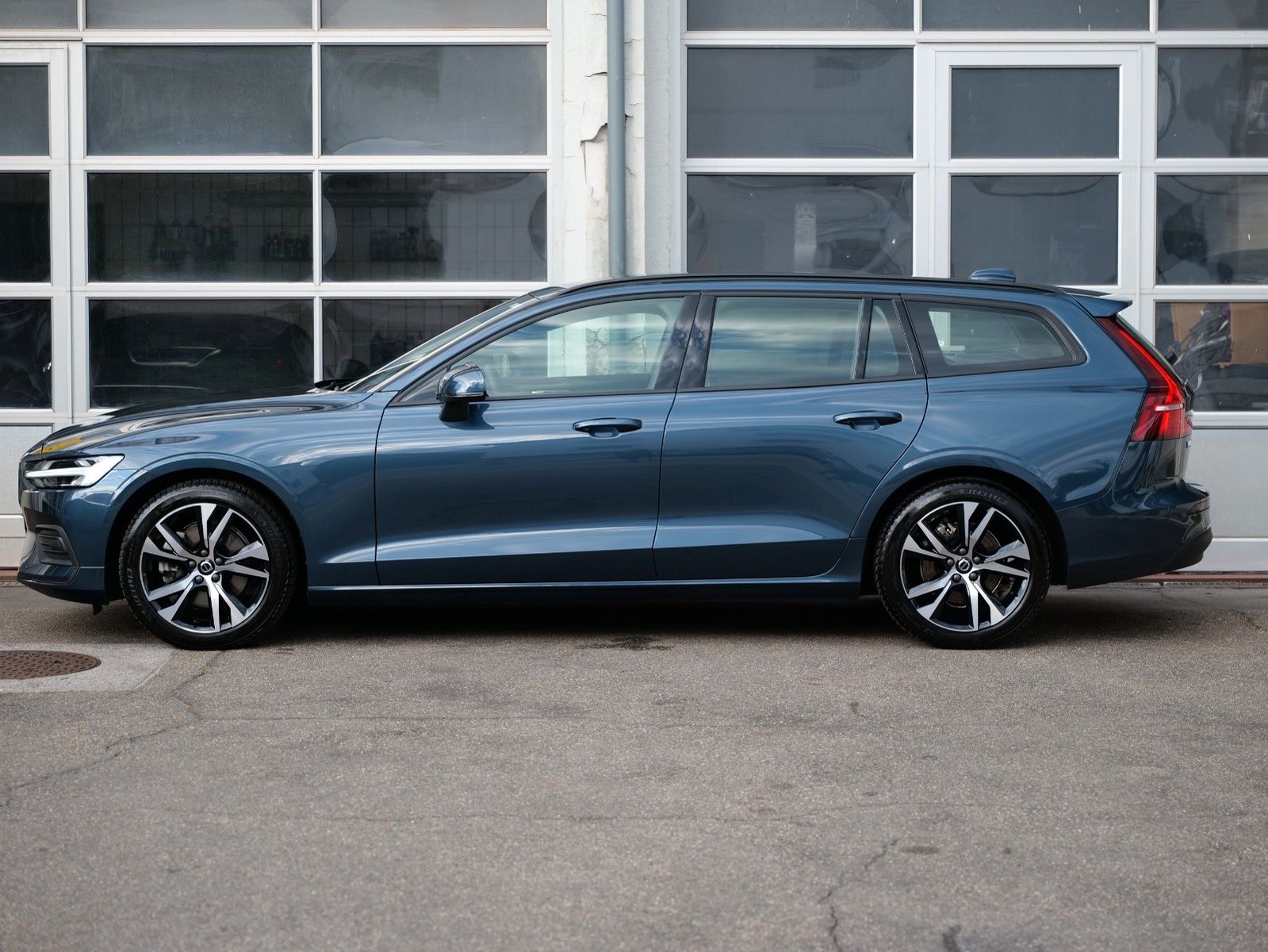 Volvo V60 B4 Core LEDER NAVI ACC 4xSHZ KEYLESS PDC CAM foto 8
