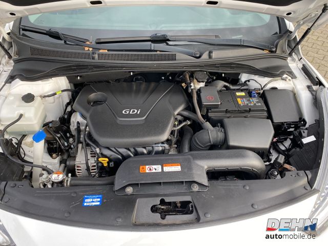 Hyundai i40cw 1.6 blue GDi Trend Navi PDC Kamera SHZ