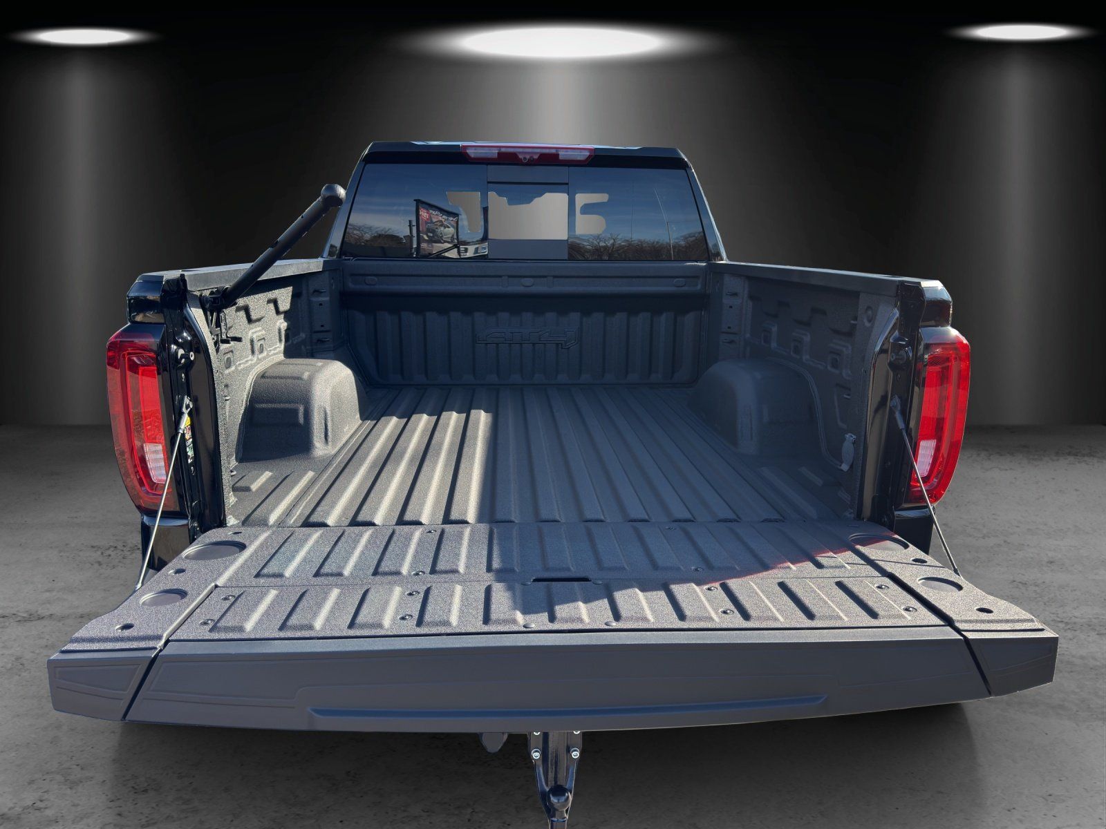 Fahrzeugabbildung GMC Sierra 1500 AT4 Crew Cab Short Bed AHK/LED/SHD/