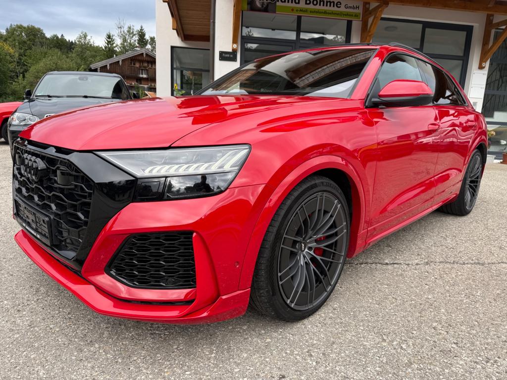 Audi RSQ8