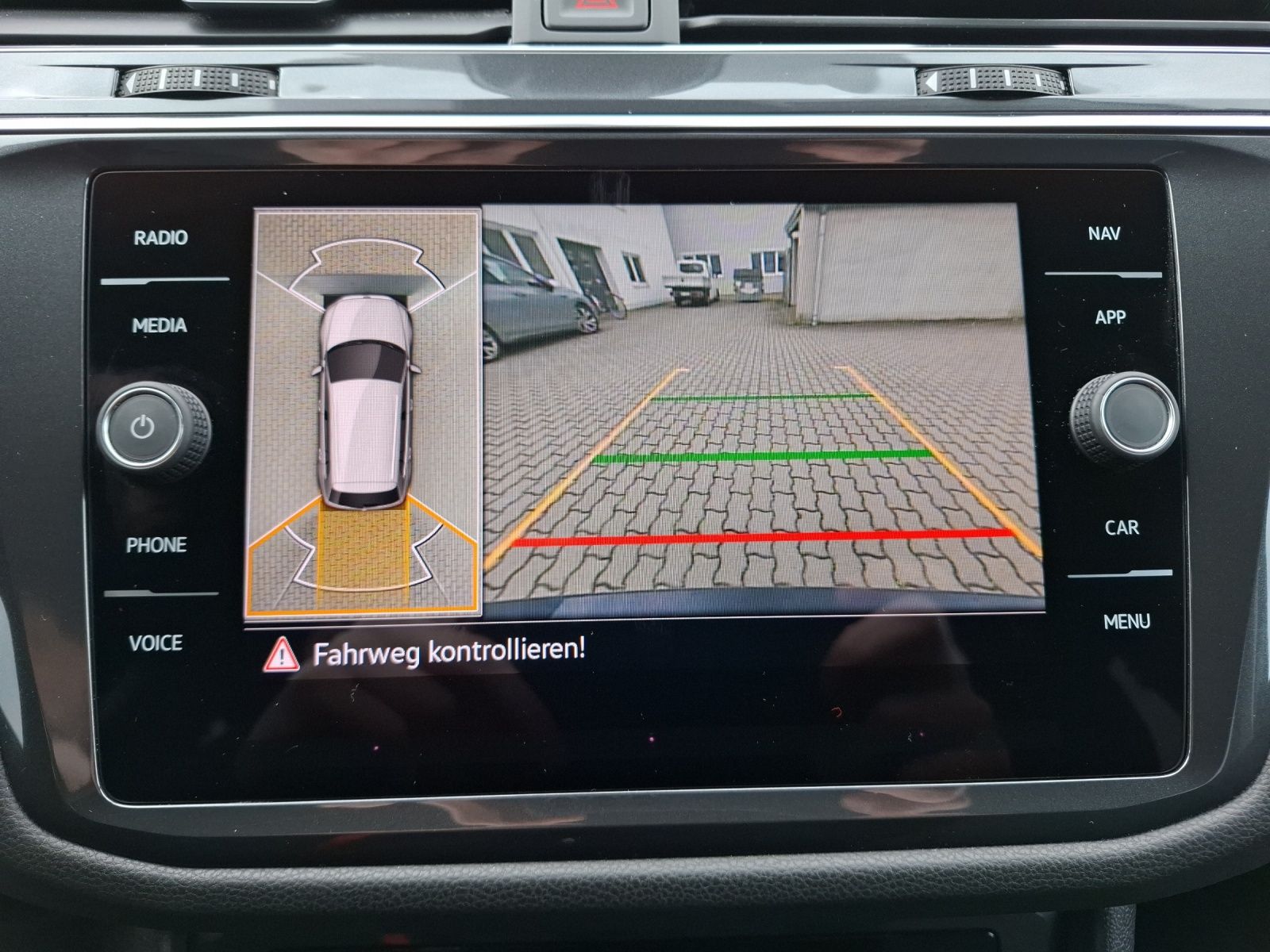 Fahrzeugabbildung Volkswagen Tiguan Allspace TDI Elegance DSG 4M Standhzg. Ma