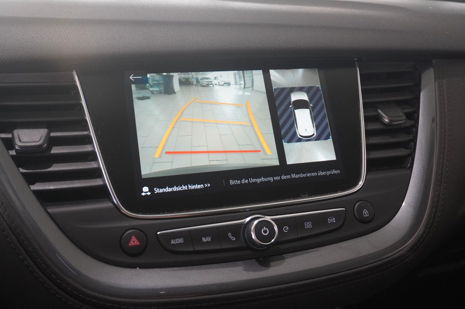 Fahrzeugabbildung Opel Grandland (X) 1.6 HYBRID ELEG. NAVI/360°/LED/DAB