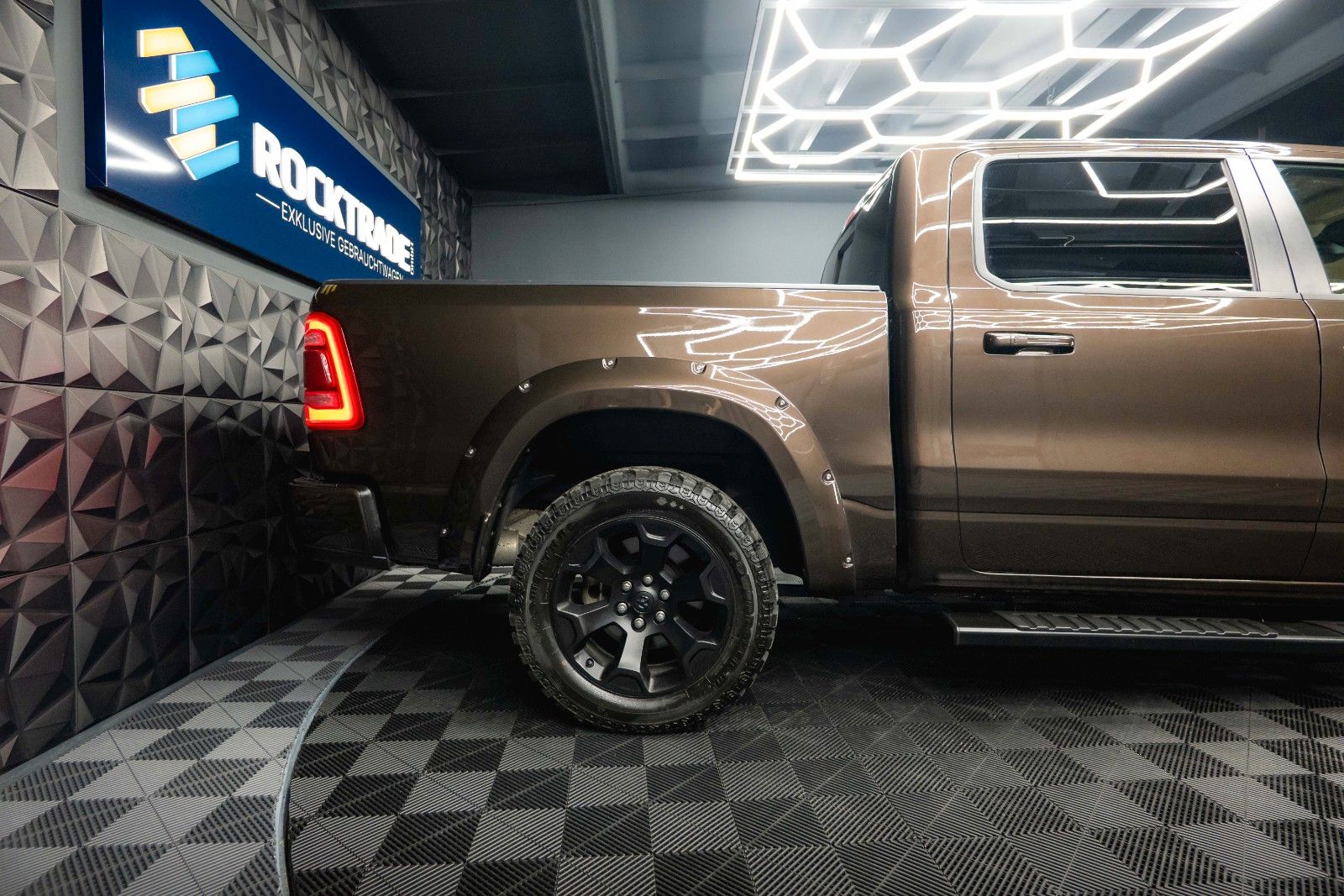 Fahrzeugabbildung Dodge RAM 5.7 V8 HEMI 4x4 LARAMIE Limited Offroad LED