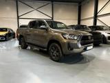 Toyota Hilux Double Cab invincible 4x4 - Toyota Hilux: Invincible