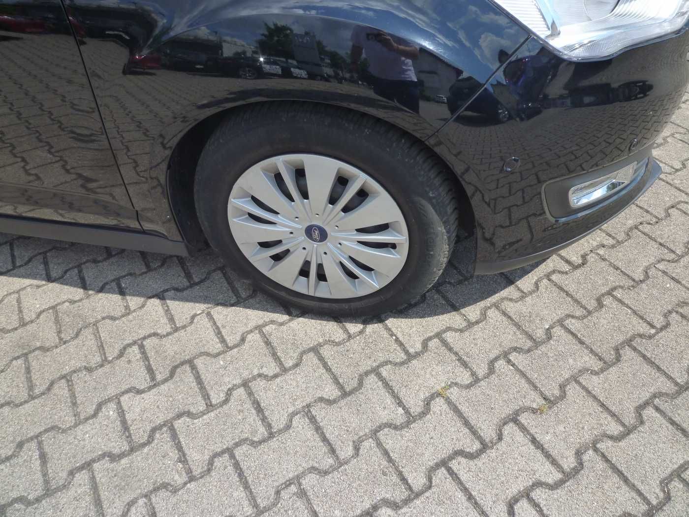 Ford C-Max Grand 1.5 EcoBoost Start-Stopp-System Aut. imagem 3