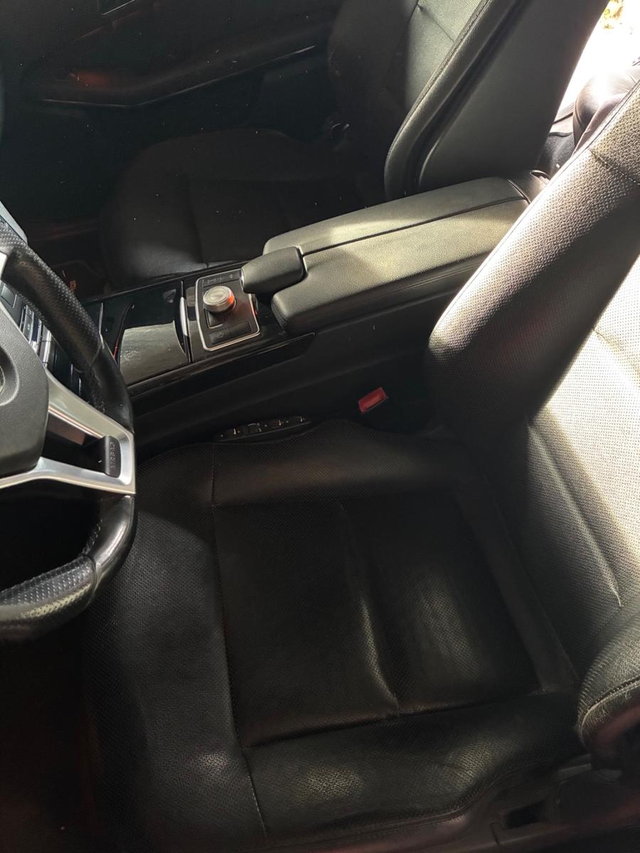 Mercedes-Benz E350 2011 — photo 9