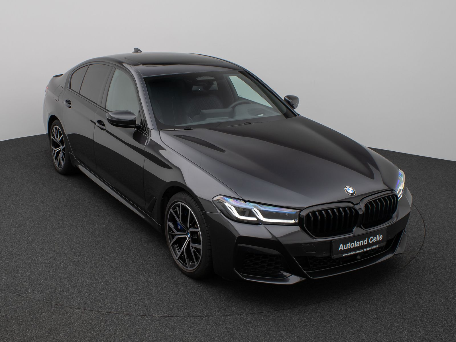 Fahrzeugabbildung BMW 540i xD M Sport Glasdach Laser Kamera HUD SoftCL