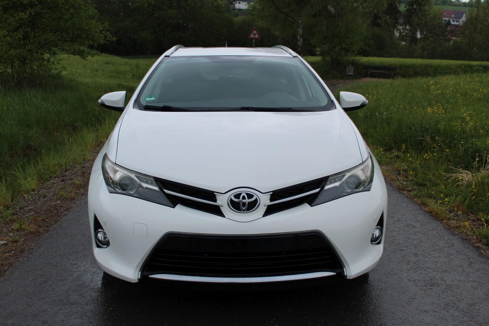 Toyota Auris, 2014