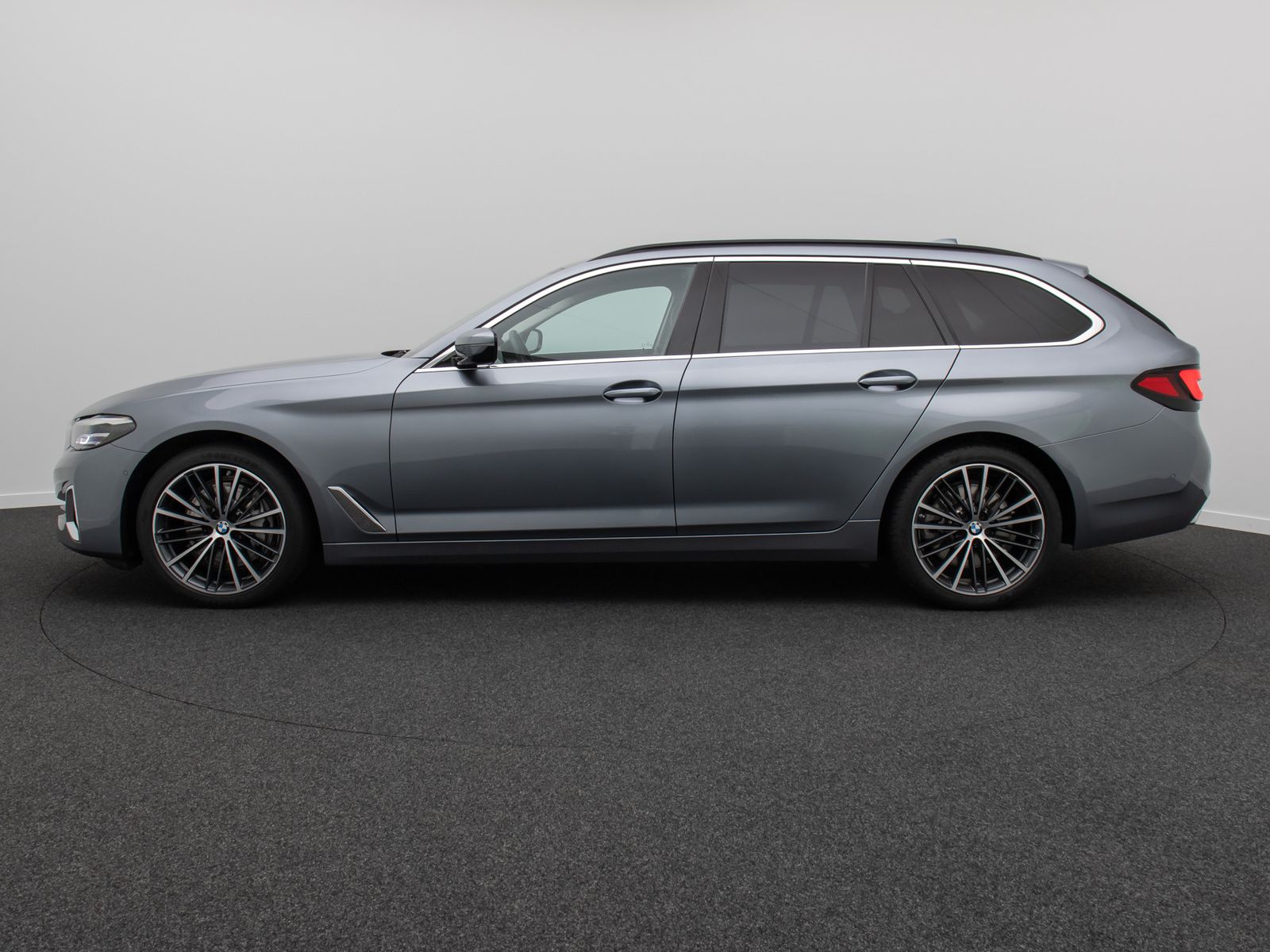 Fahrzeugabbildung BMW 540i xD Luxury Line Panorama Kamera HUD 4xKlima