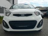 Kia Picanto 1.0 FIFA World Cup Edition - Kia Picanto: Cup