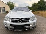 Mercedes-Benz ML 63 AMG 4MATIC AMG - Mercedes-Benz 63 AMG aus dem Jahr 2007