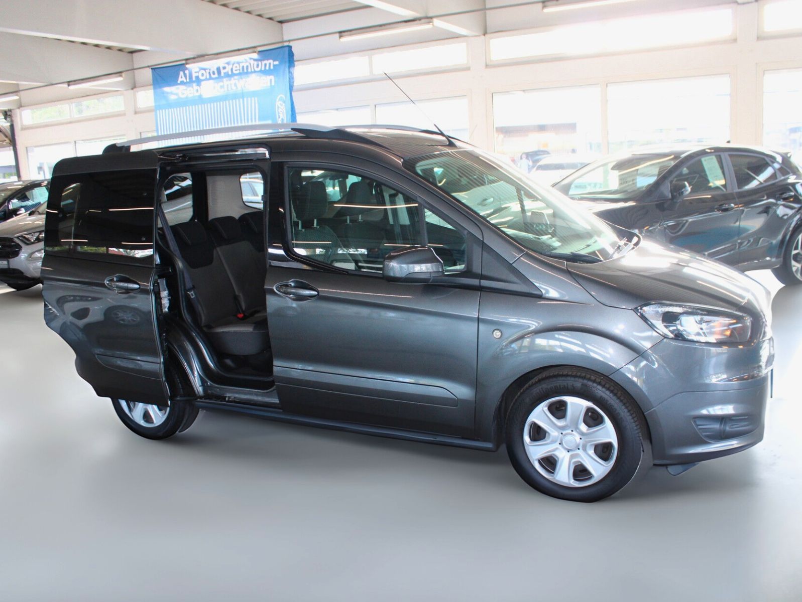 Fahrzeugabbildung Ford Tourneo Courier Trend KLIMA WinterPaket AHK PDC