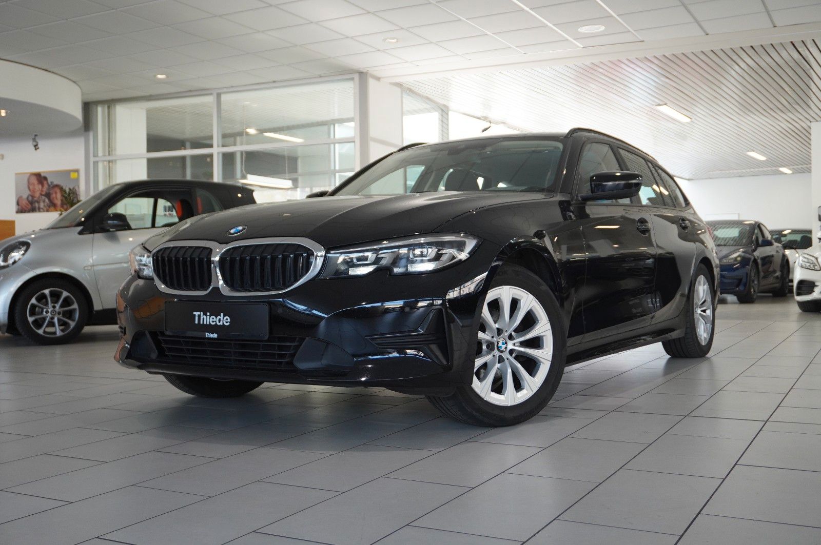Fahrzeugabbildung BMW 318D TOURING ADVANTAGE NAVI/LED/VIRTUAL/SHZ/DAB+