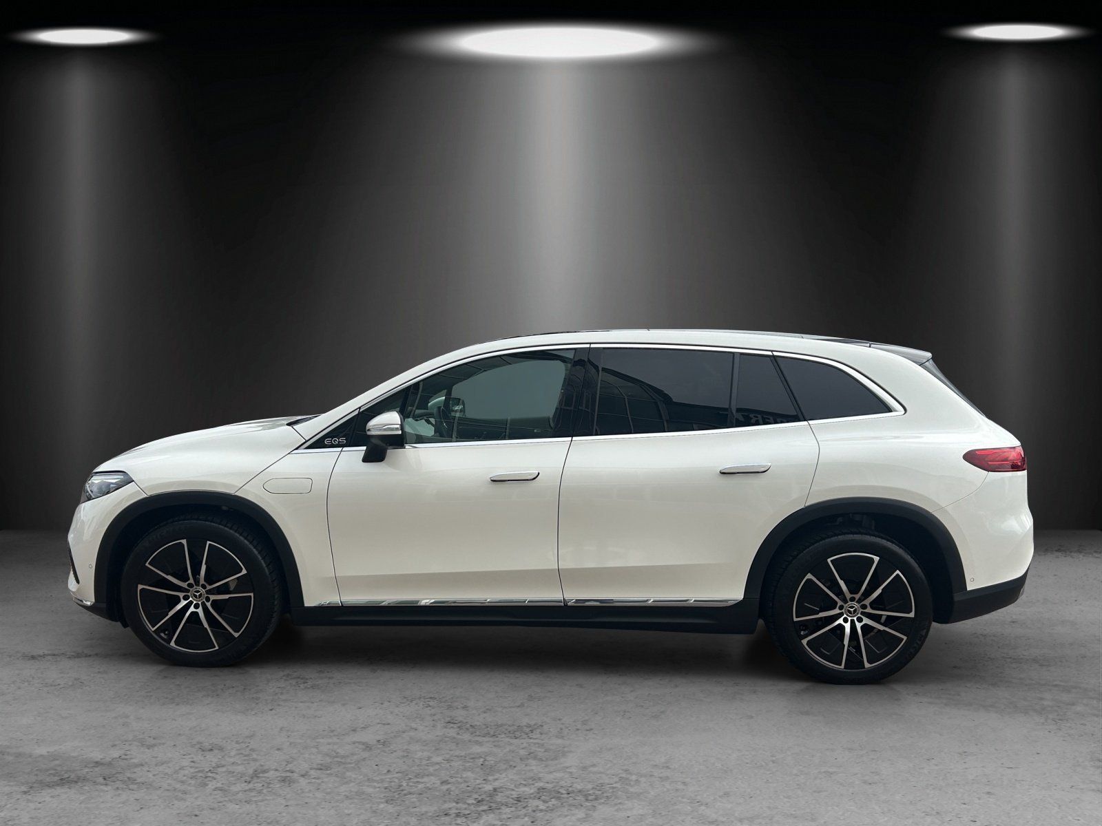 Fahrzeugabbildung Mercedes-Benz EQS 450+ SUV Premium HYPER Massage DISTRO 7-Sitz