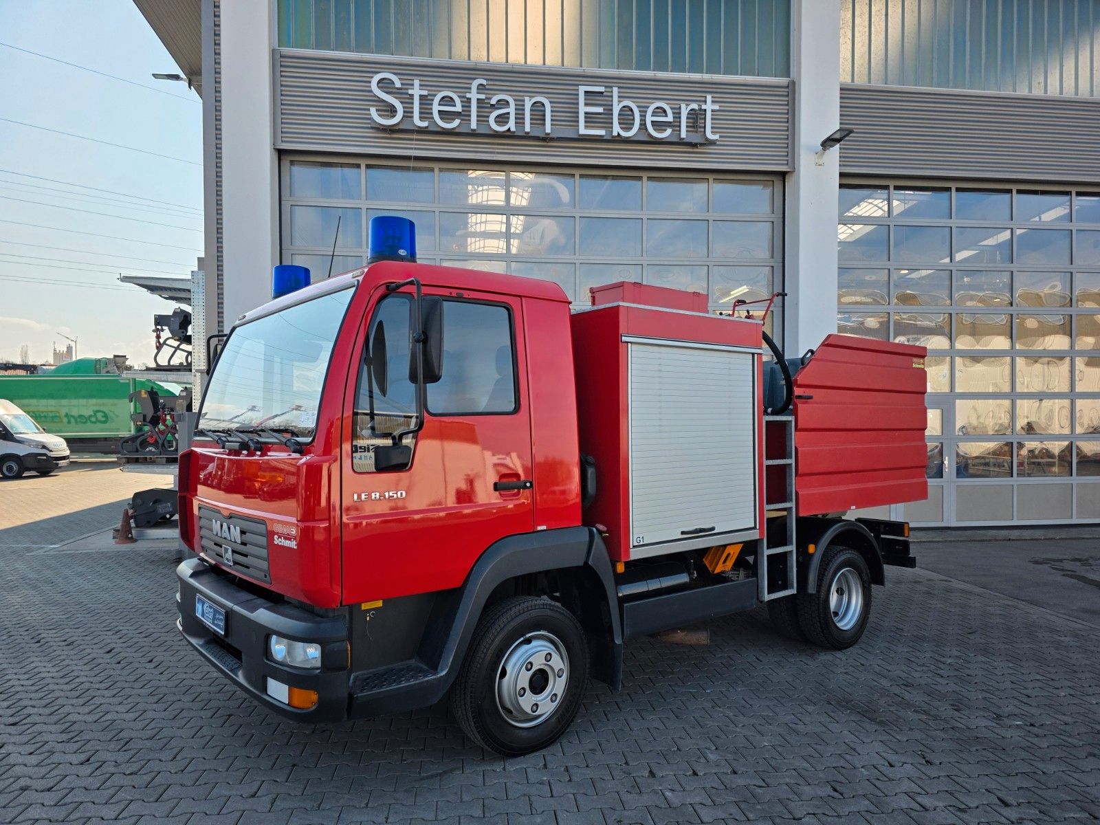 Fahrzeugabbildung MAN LE 8.150 Schaum 2.500 Liter Schmitz SLF 25/25