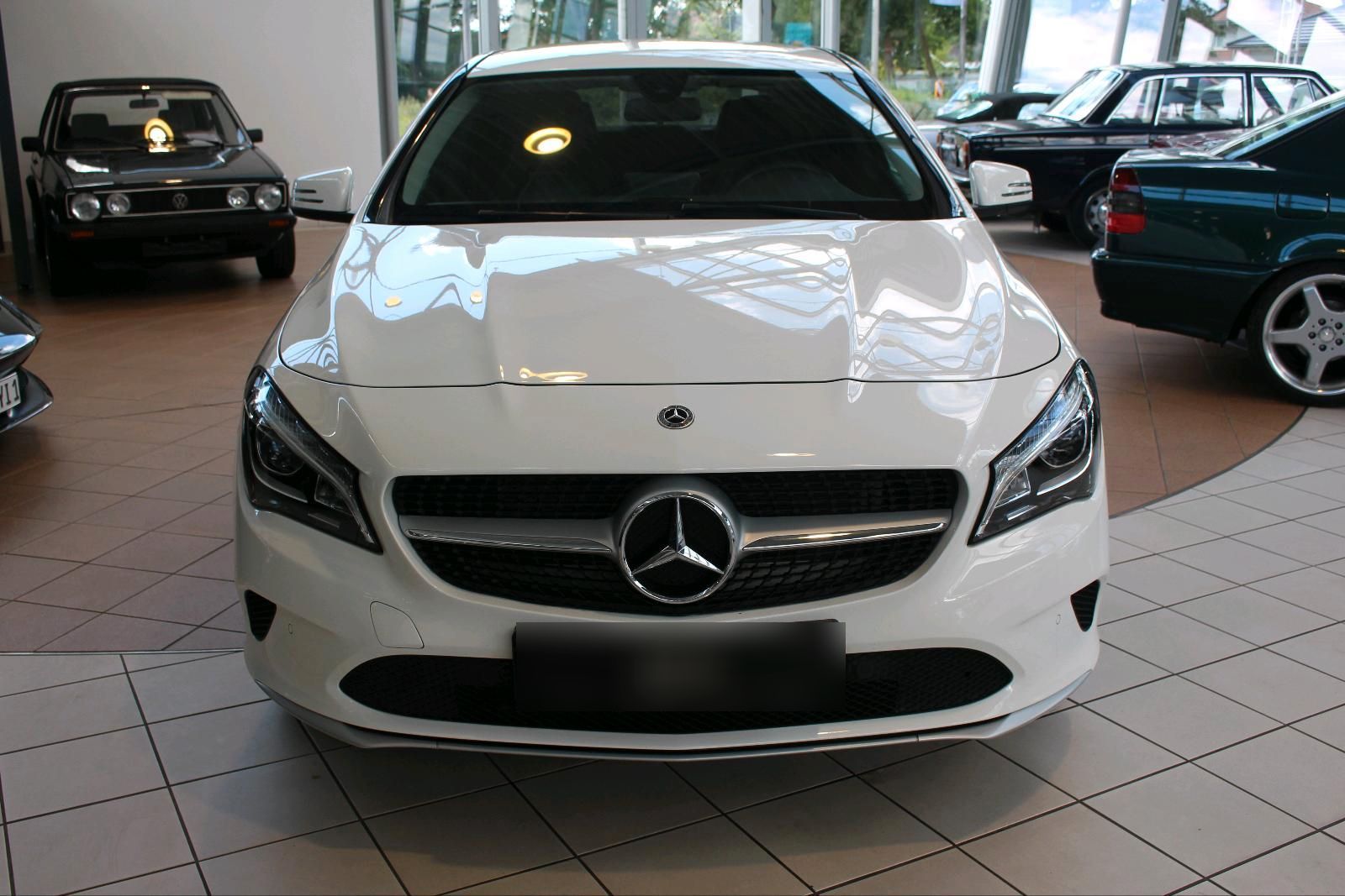 MERCEDES-BENZ ich verkaufe meine  Mercedes CLA180 Automa...