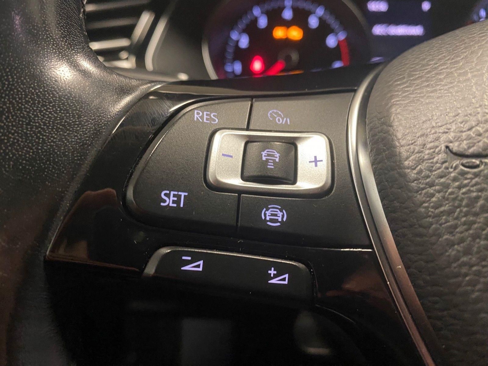 Fahrzeugabbildung Volkswagen Passat Variant 1.5 TSI OPF DSG Comfortline+NAVI+