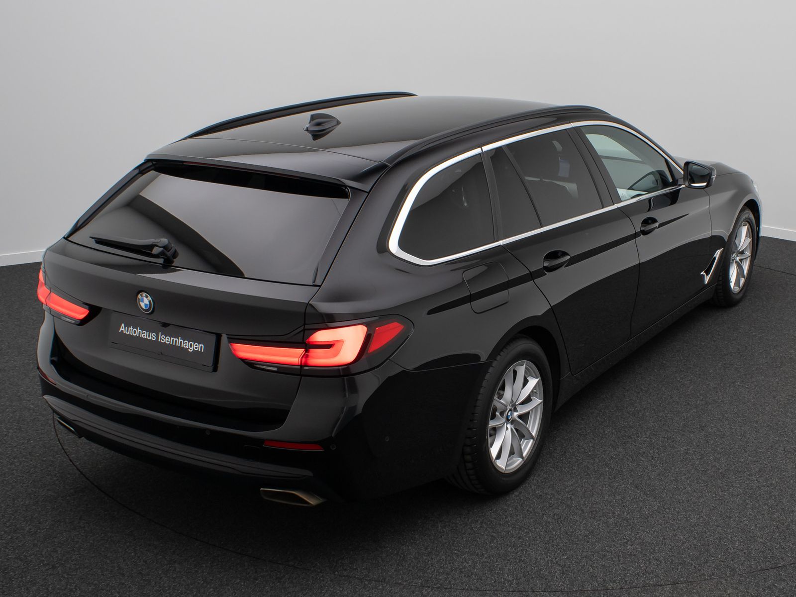 Fahrzeugabbildung BMW 530d xD Komfort DAB HUD Laser Kamera AHK HiFi