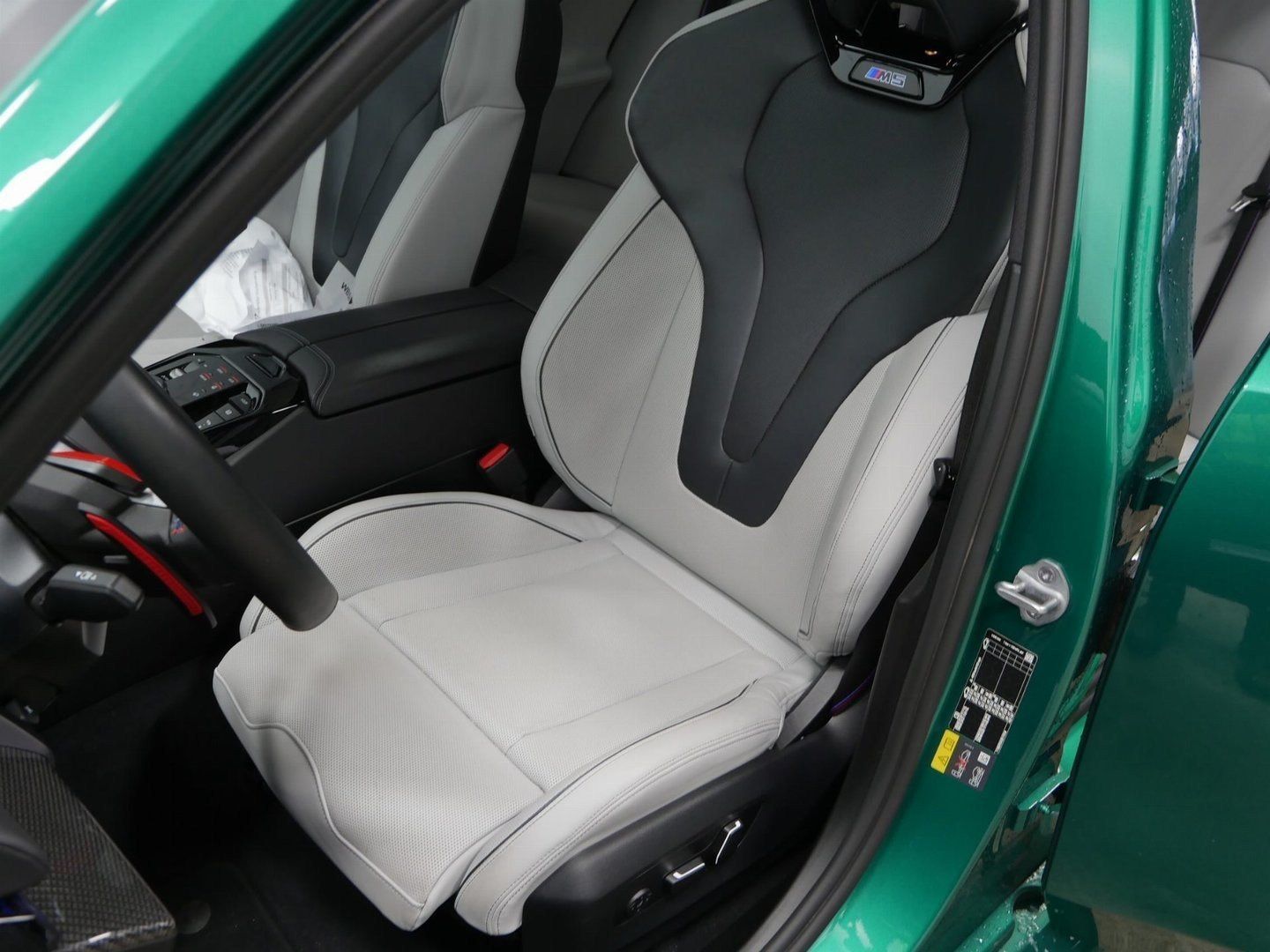 Fahrzeugabbildung BMW M5 Limousine |Sitzbelüftung vorne |Lenkradheizun