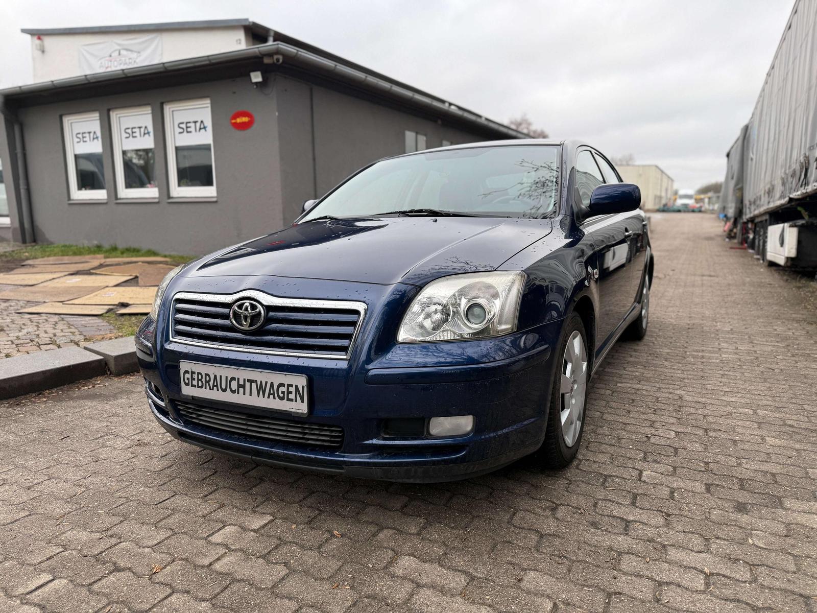 Toyota Avensis 1.8 Liftback/TÜV NEU /  SERVICE NEU / KL